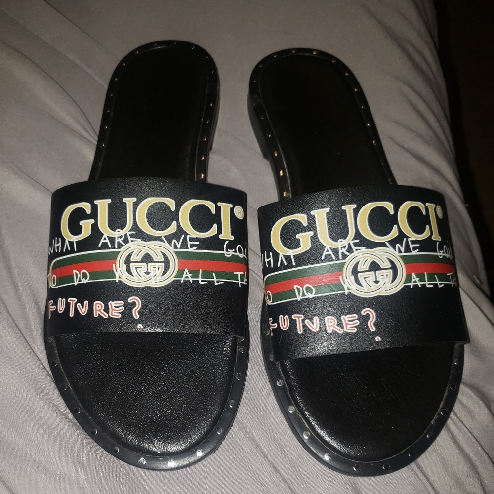 Sandles